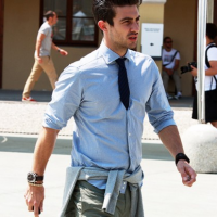 STREET FASHION: TIE TUCKING