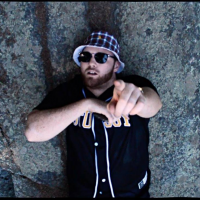 Play Pat – Onna Wave Feat. Sherm & McCaslin